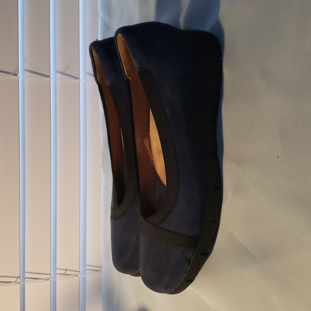 Clarks navy suede wedge slip on shoes 7.5 - Picture 3 of 6